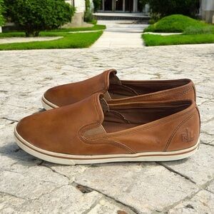 Lauren Ralph Lauren Janis
Flat Sneaker Shoes Tan
Women's 8B Slip on Round
Toe